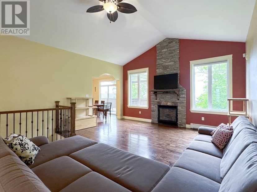 41 Southampton Drive — photo 9 of 31