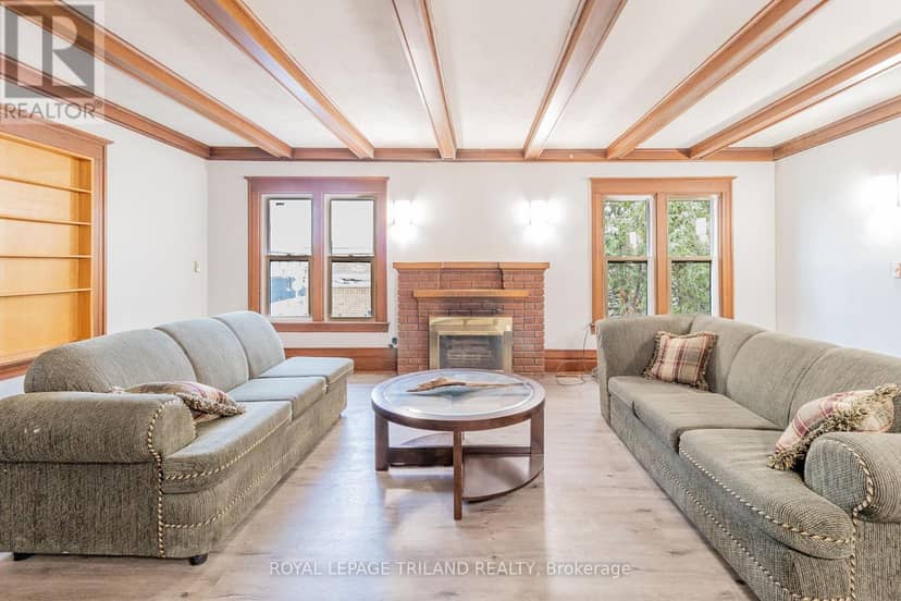 11 Goshen Street N, Bluewater, photo 3