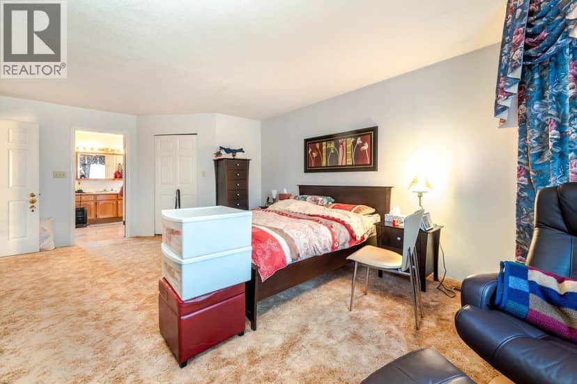 7660 Bridge Street — photo 15 of 26