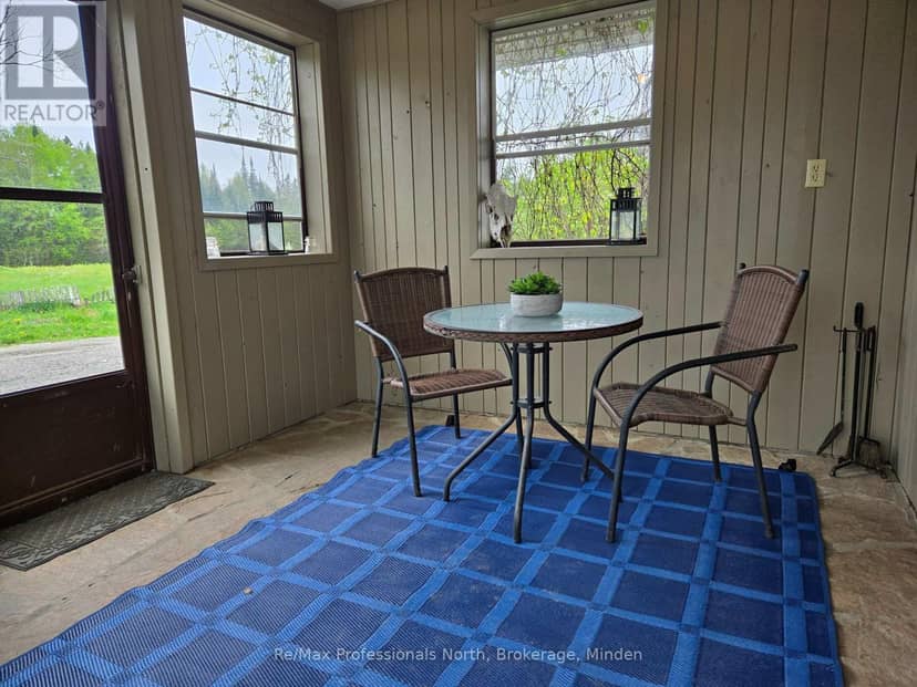 1047 McCrea Road — photo 6 of 40