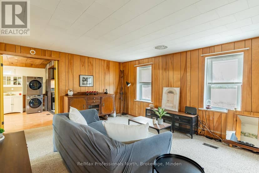 1047 McCrea Road — photo 8 of 40