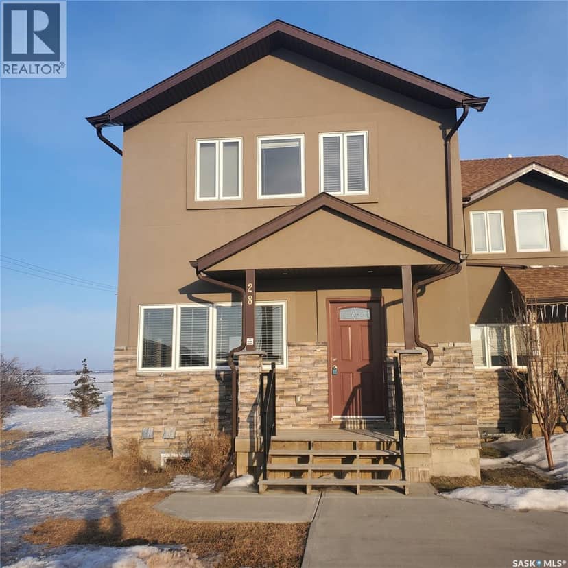 28 1703 Patrick CRESCENT — photo 1 of 30