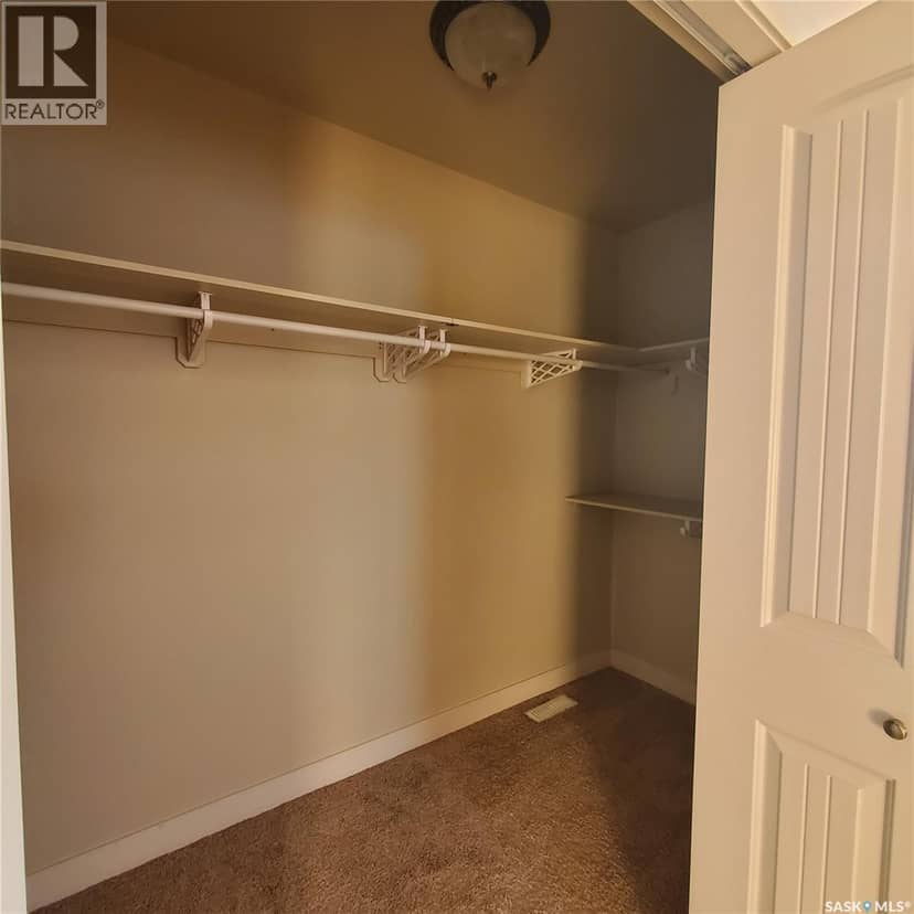 28 1703 Patrick CRESCENT — photo 14 of 30