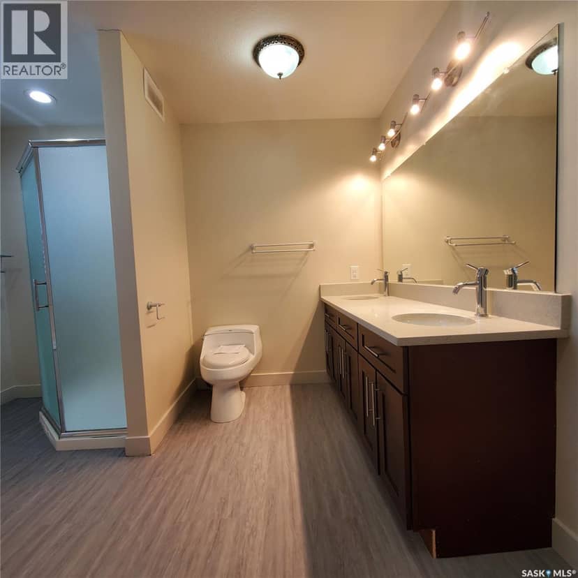 28 1703 Patrick CRESCENT — photo 16 of 30