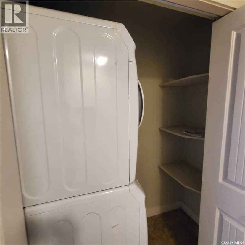 28 1703 Patrick CRESCENT — photo 17 of 30