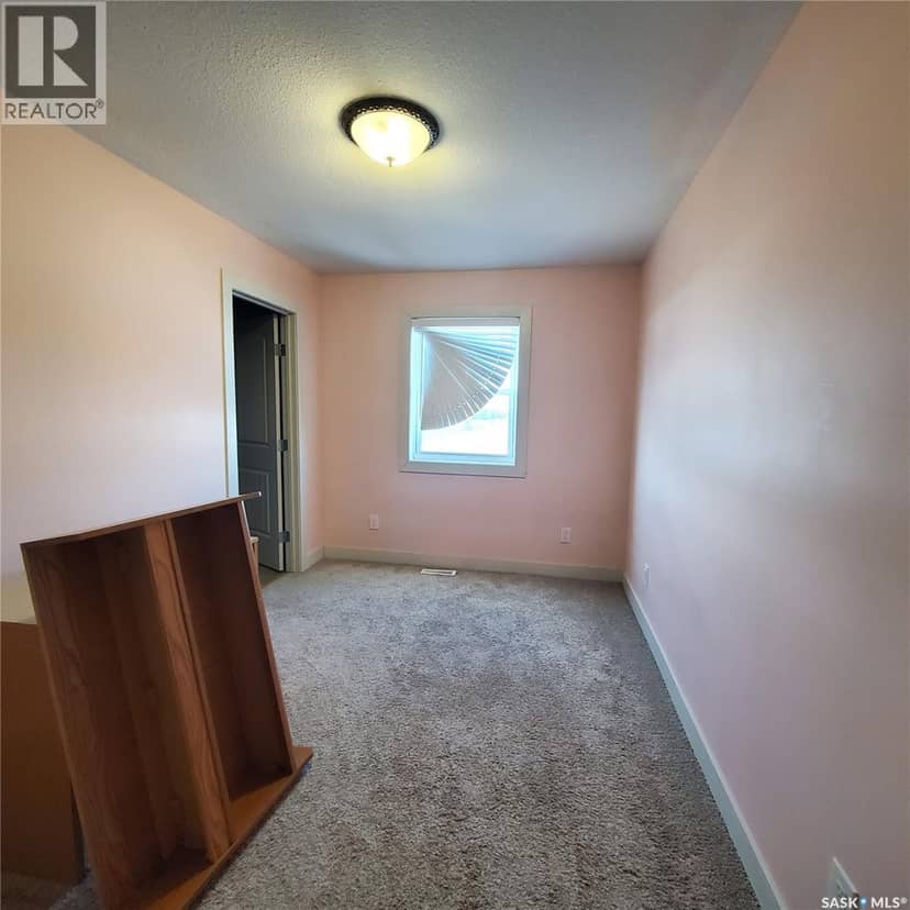 28 1703 Patrick CRESCENT — photo 18 of 30