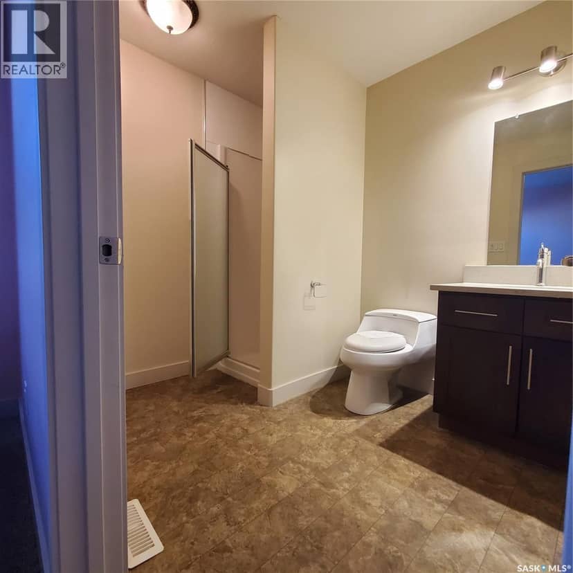 28 1703 Patrick CRESCENT — photo 21 of 30