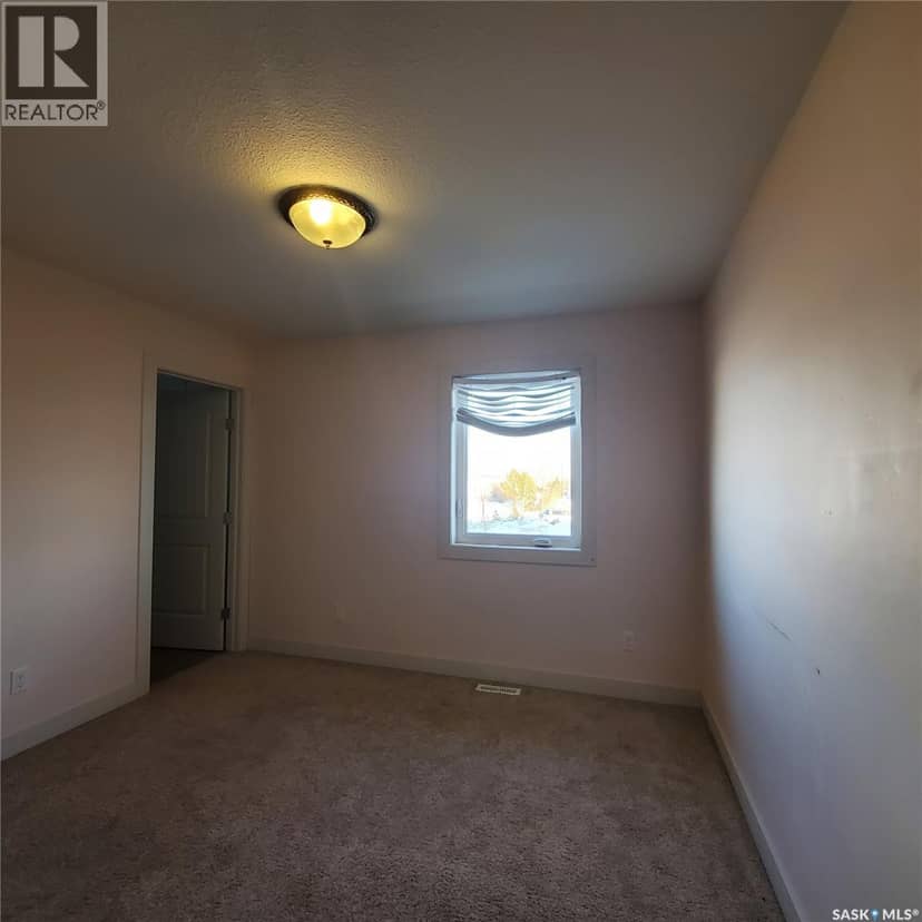 28 1703 Patrick CRESCENT — photo 22 of 30