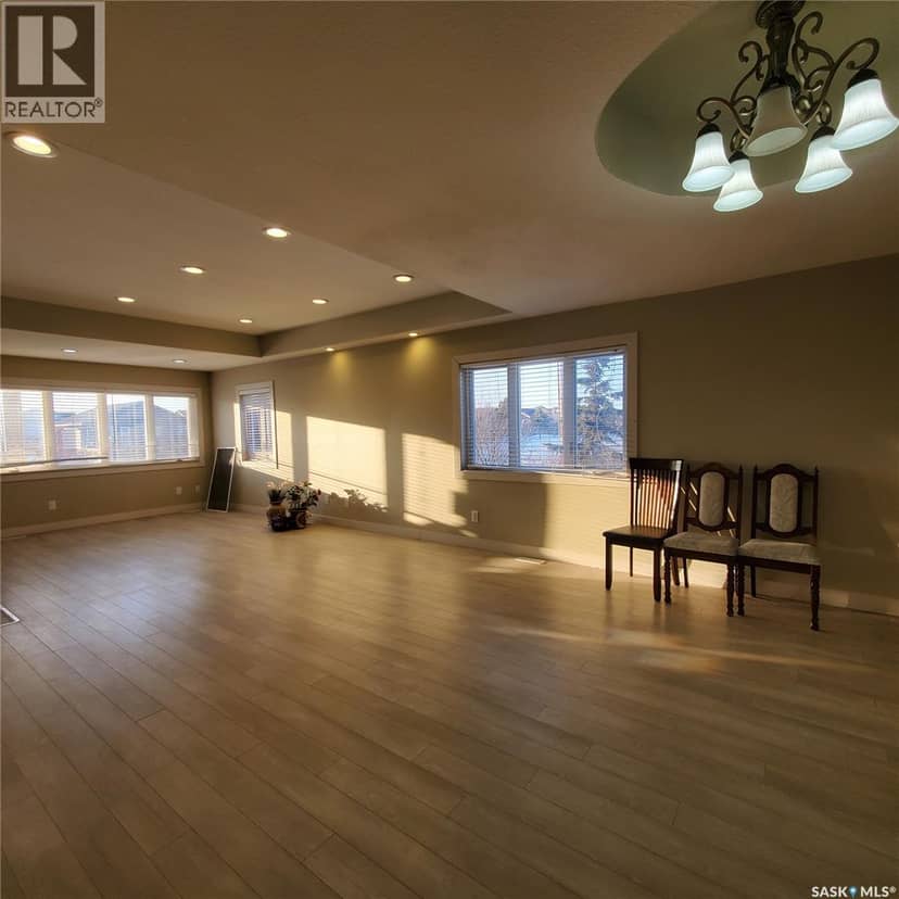 28 1703 Patrick CRESCENT — photo 24 of 30
