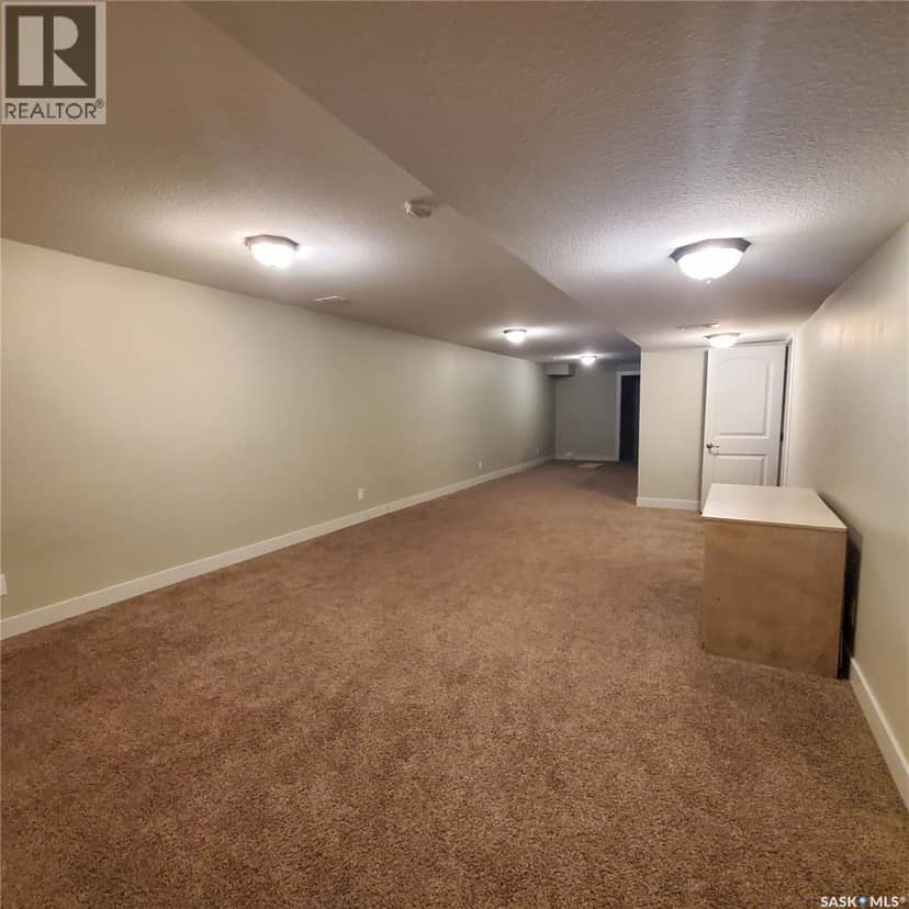 28 1703 Patrick CRESCENT — photo 27 of 30