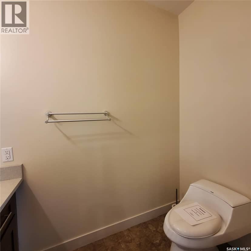 28 1703 Patrick CRESCENT — photo 9 of 30