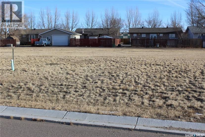 750 Kelly DRIVE — photo 1 of 7