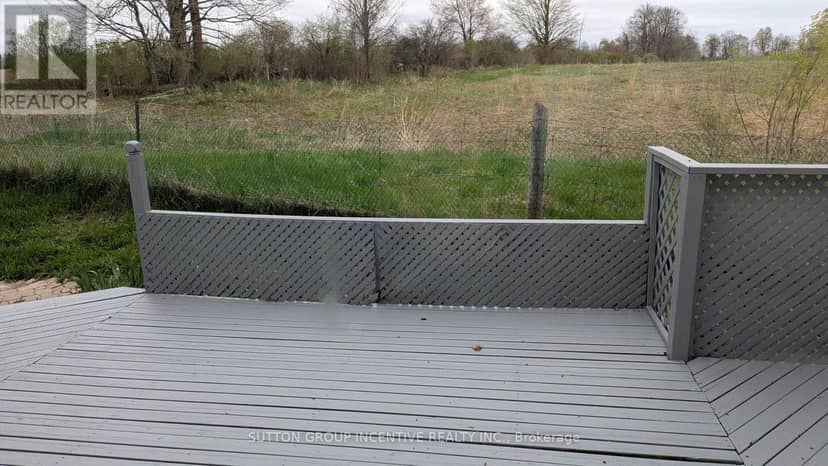 49 Royal Oak Drive — photo 8 of 12