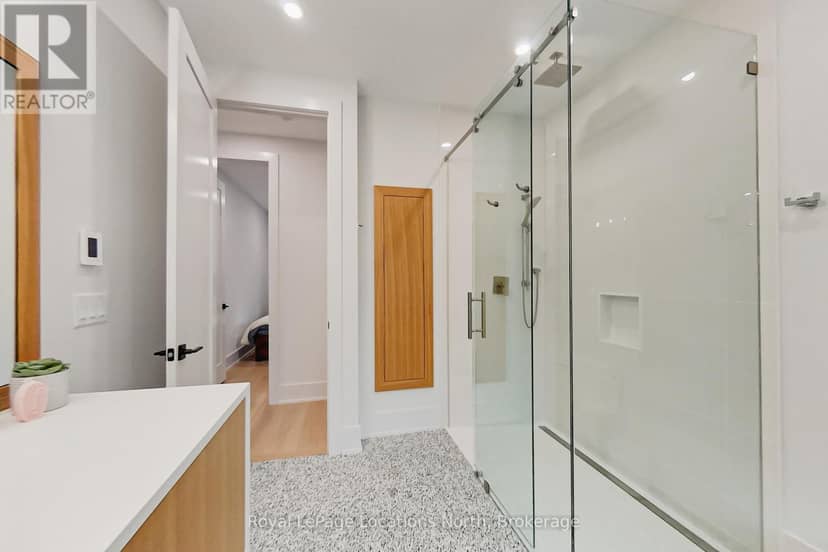 74 Arthur Street E — photo 24 of 40