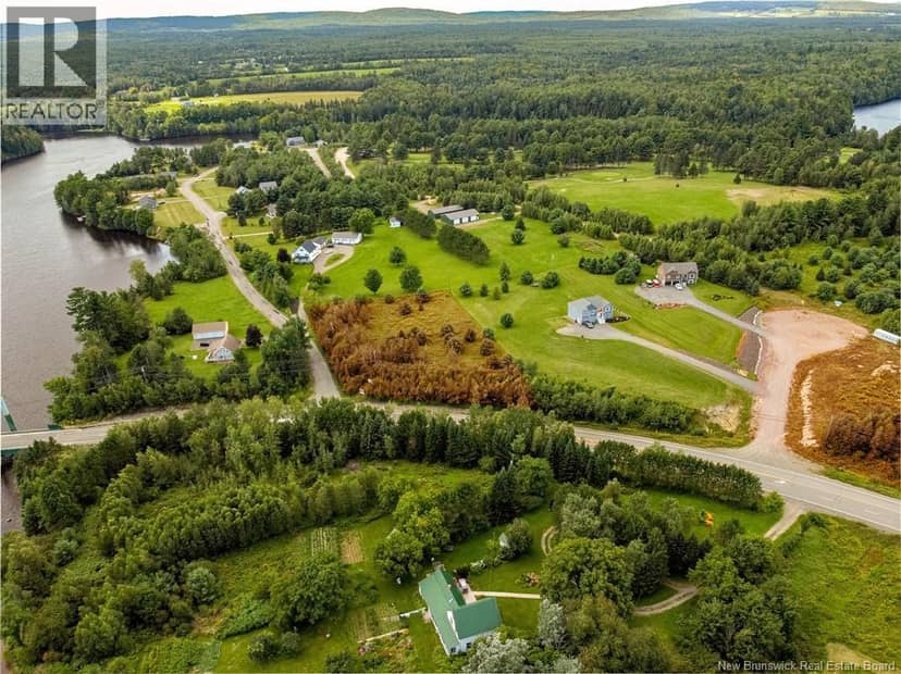 2017-01 River Bend Court, Nackawic, photo 3