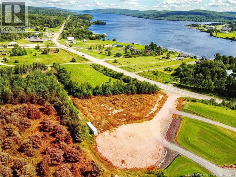 2017-06 River Bend Court, Nackawic, photo 3