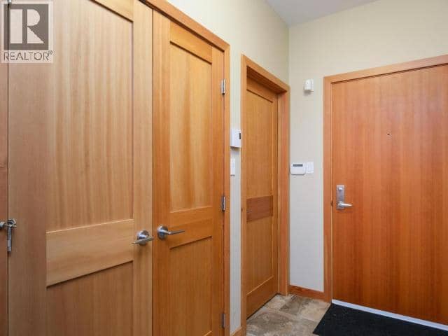 103-32 Waterfront Place — photo 3 of 23