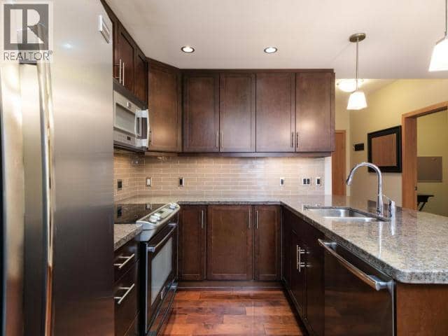 103-32 Waterfront Place — photo 8 of 23