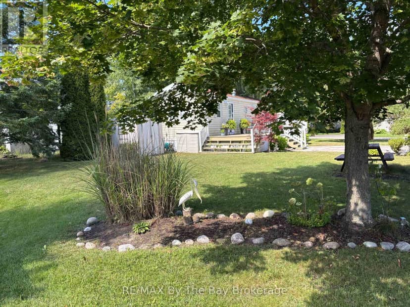 15 Huron Circle — photo 2 of 27