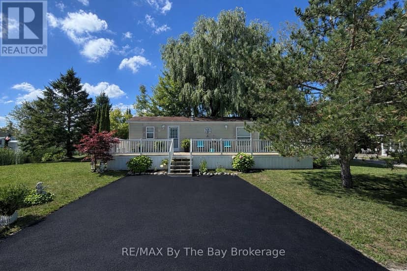 15 Huron Circle — photo 3 of 27