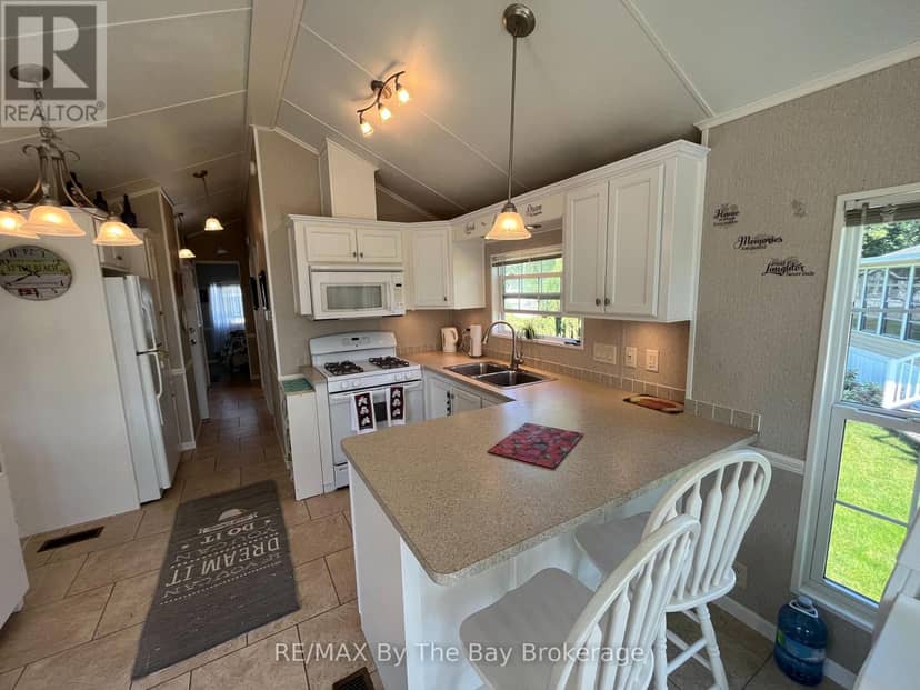 15 Kenora Trail — photo 9 of 40