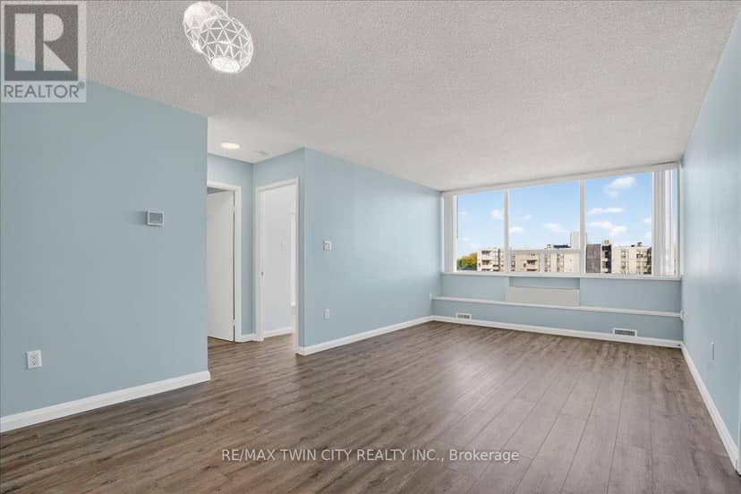506 - 3227 King Street E — photo 17 of 40