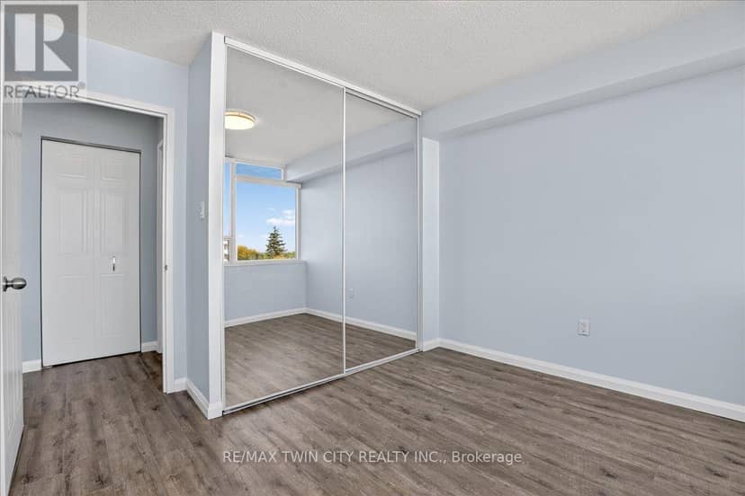 506 - 3227 King Street E — photo 26 of 40