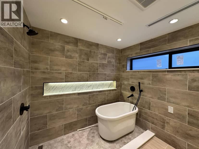 8258 BURNLAKE DRIVE, Burnaby, photo 6