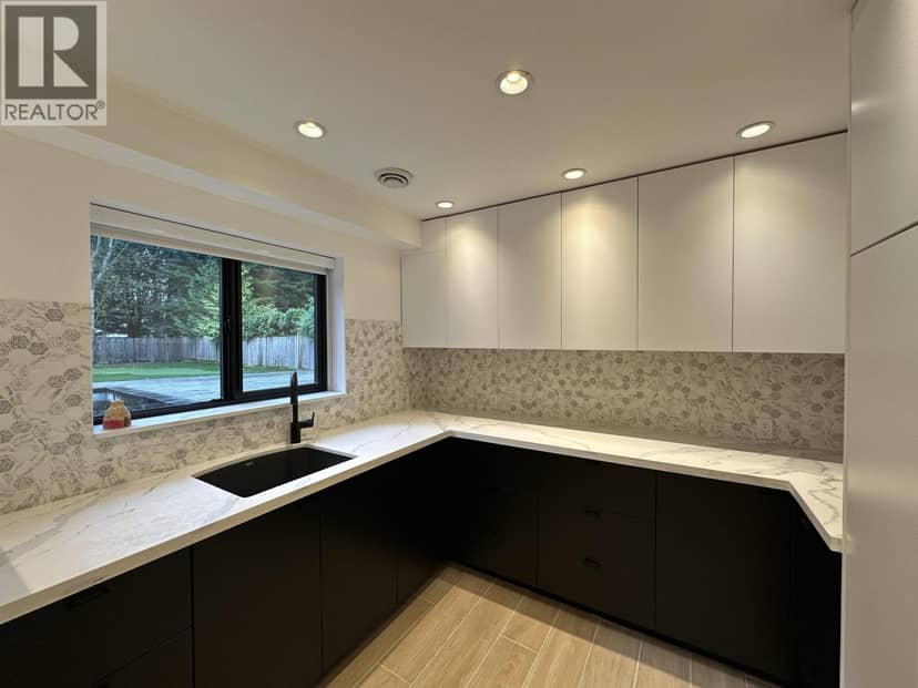 8258 BURNLAKE DRIVE, Burnaby, photo 8