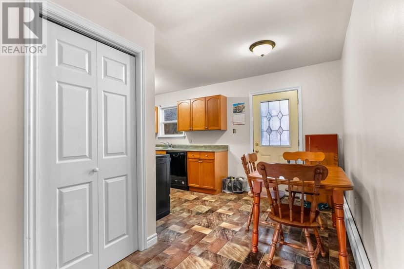 213 PATTERSON Drive — photo 4 of 27