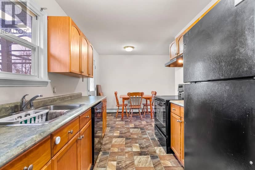 213 PATTERSON Drive — photo 7 of 27