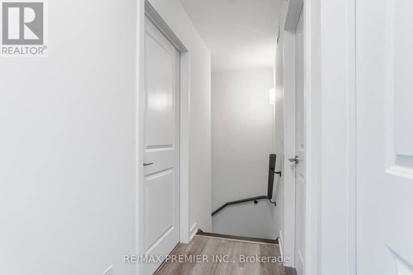 116 - 155 Downsview Park Boulevard — photo 17 of 30