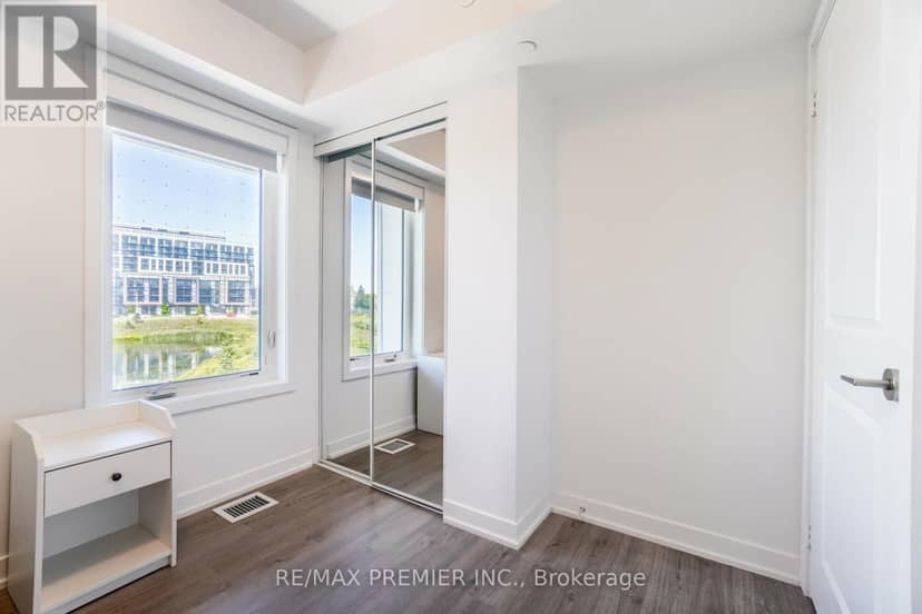 116 - 155 Downsview Park Boulevard — photo 25 of 30