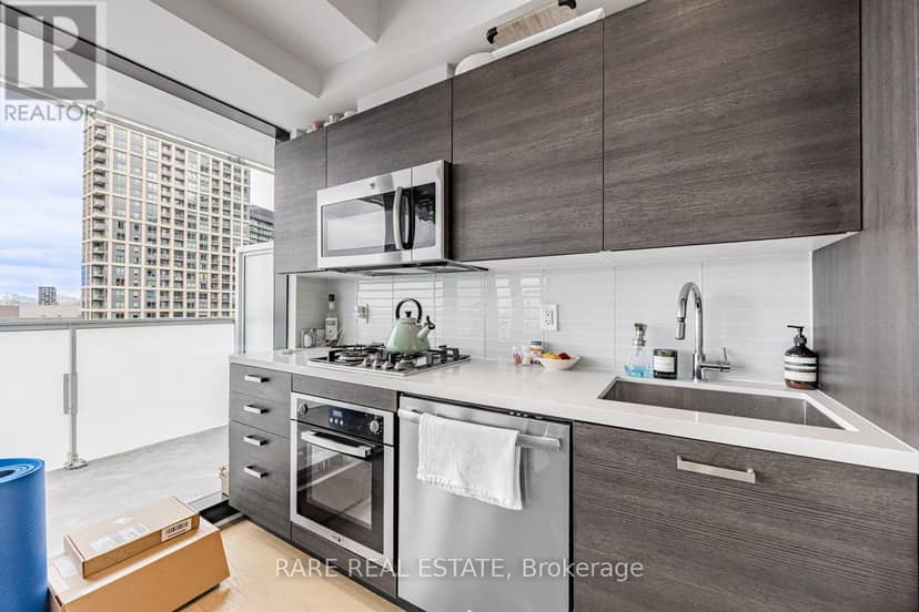 2404 - 11 Charlotte Street — photo 16 of 31