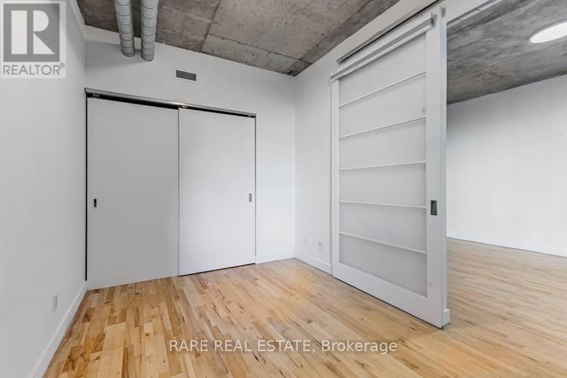 302 - 42 Camden Street — photo 17 of 28
