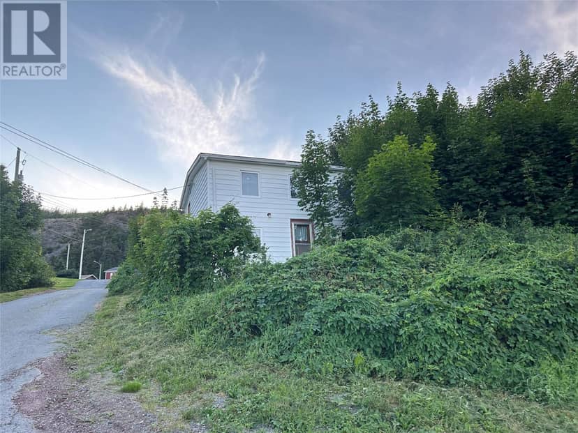 2 Merrigan's Lane — photo 1 of 40