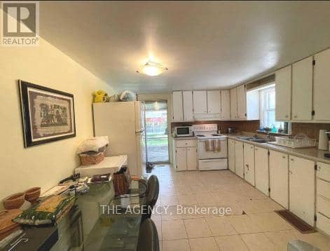 56 Sylvan Crescent — photo 7 of 16