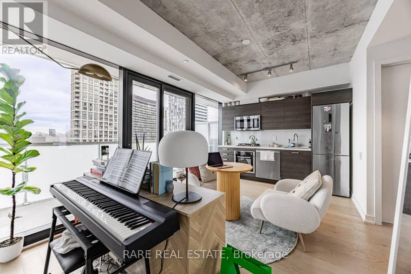 2404 - 11 Charlotte Street — photo 12 of 31