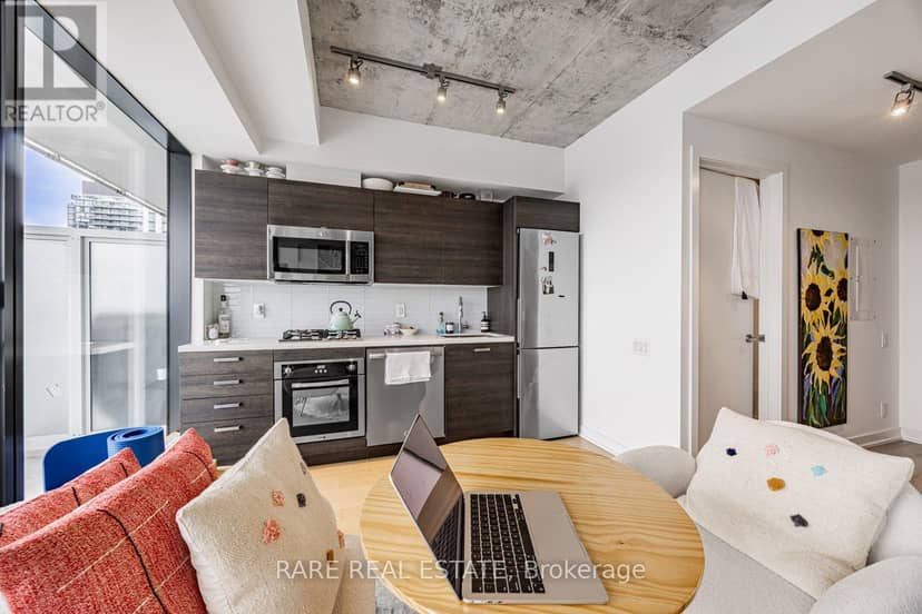 2404 - 11 Charlotte Street — photo 13 of 31