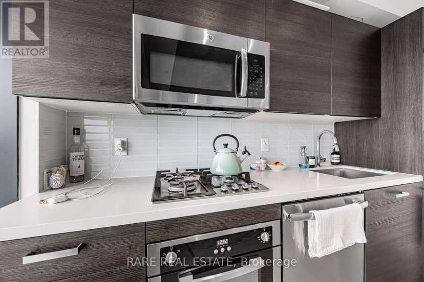 2404 - 11 Charlotte Street — photo 19 of 31