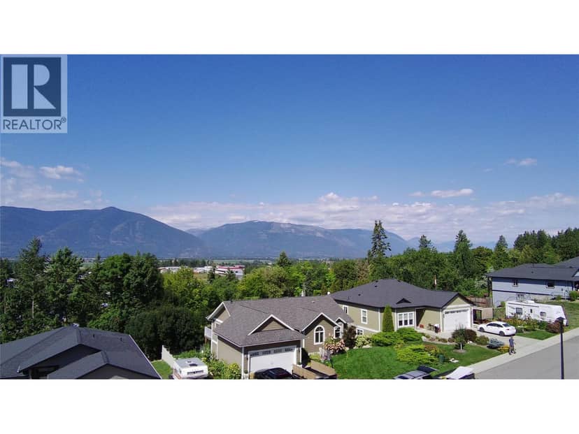 1108 12th Avenue N, Creston, photo 2