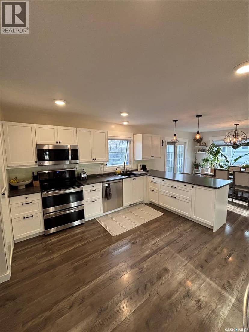 845 Prospect AVENUE, Oxbow, photo 3