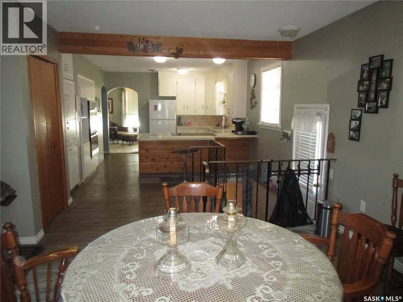 250 1st AVENUE W, Bengough, photo 5