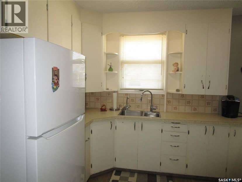 250 1st AVENUE W, Bengough, photo 7