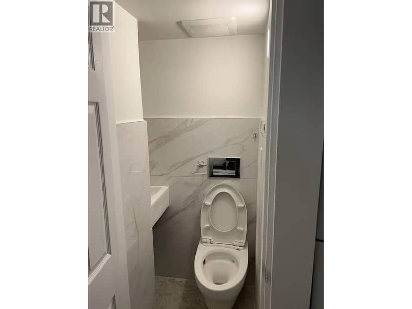 3161 E 15TH AVENUE, Vancouver, photo 2