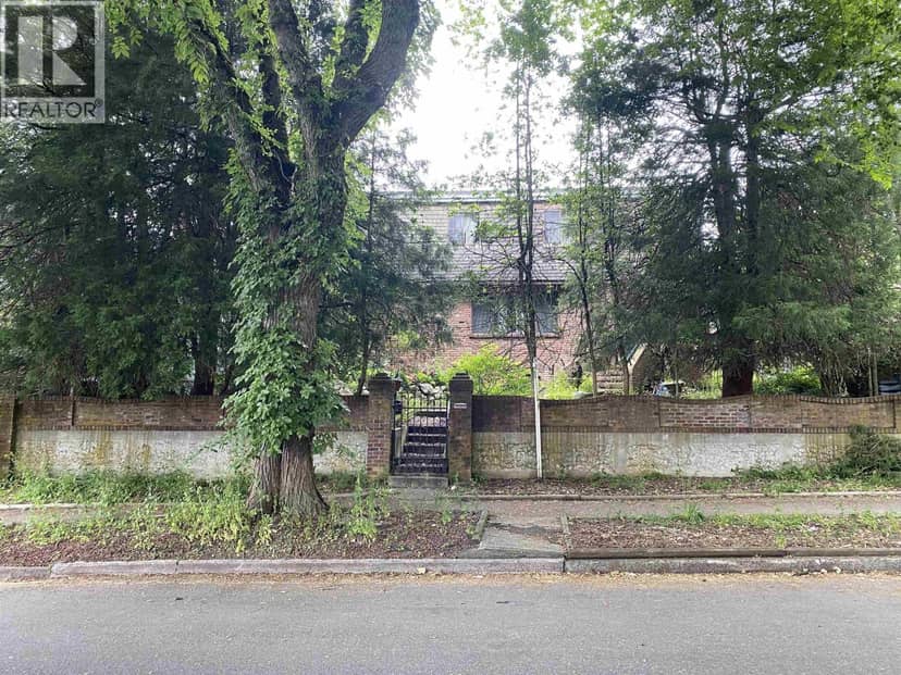 2371 E 6TH AVENUE, Vancouver
