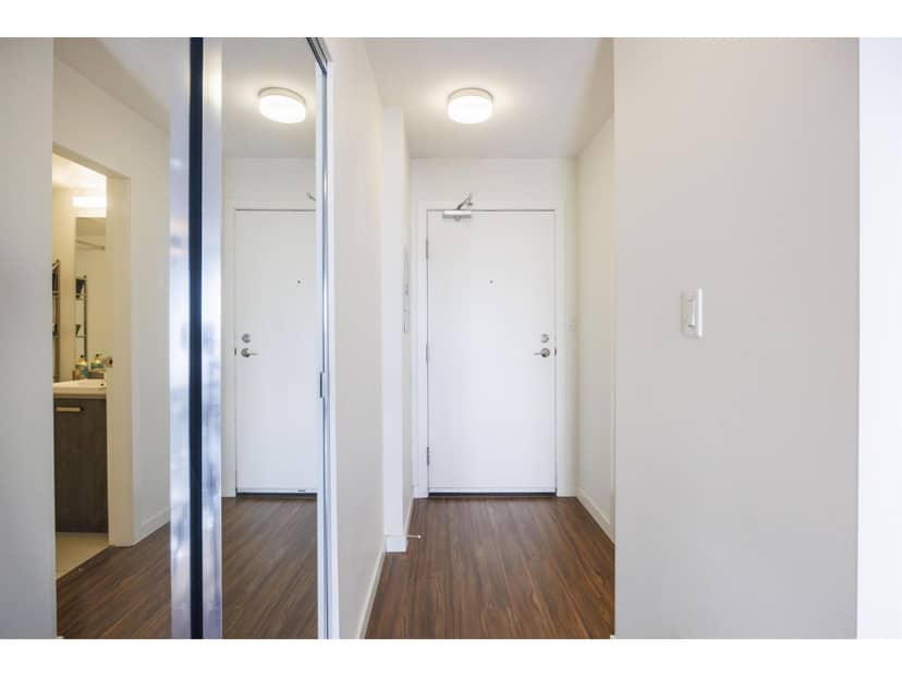 3708 13325 102A AVENUE, Surrey, photo 5