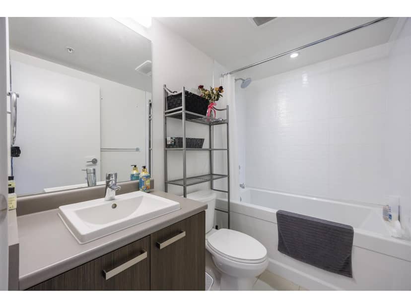 3708 13325 102A AVENUE, Surrey, photo 4