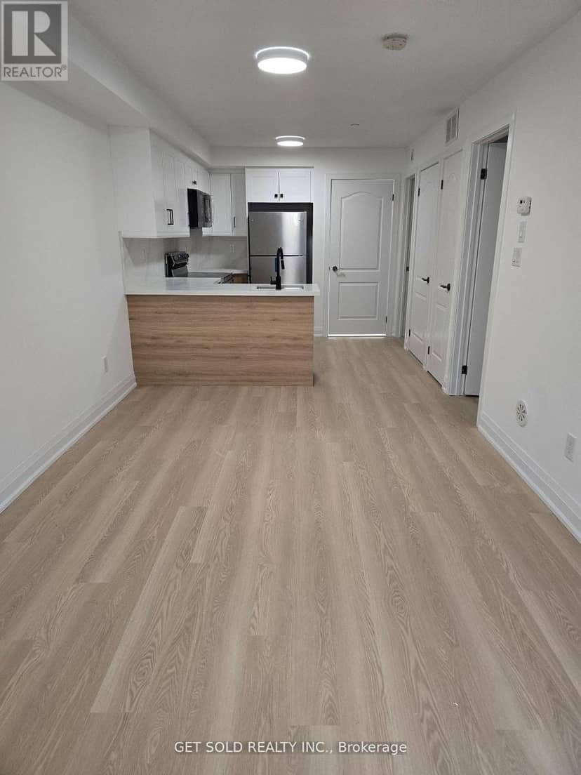 421 - 8 Drummond Street — photo 4 of 10