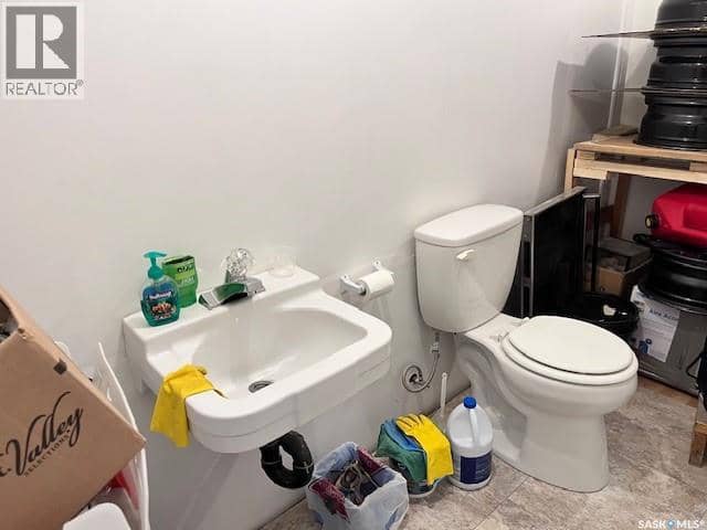 207 Kinistino AVENUE W — photo 19 of 22